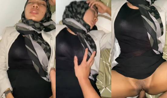 Bokep esemah melayu jilbab pasrah dientot abg