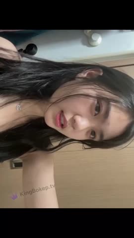 Yuni Cindo Elus Memek di WC – Kingbokep